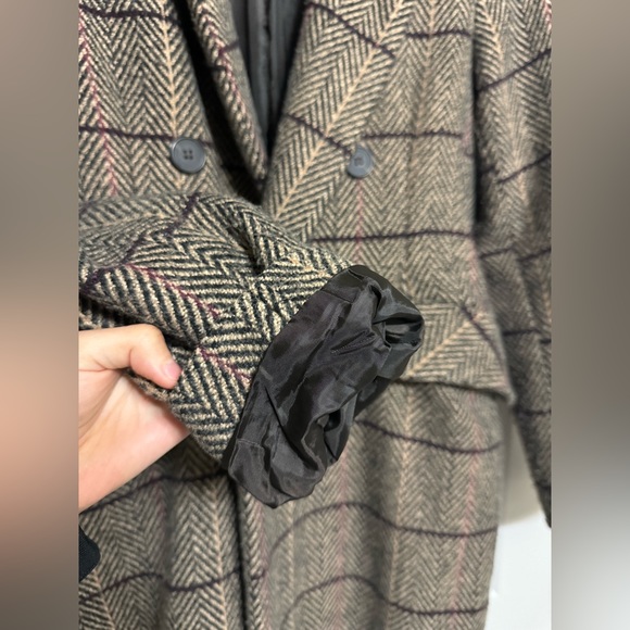 A checked pattern wool long coat from S.Korea 🤎 - Picture 5 of 8